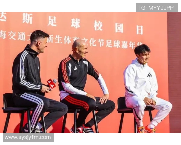 齐达内与足球明星之间的深厚情谊与合作历程探讨